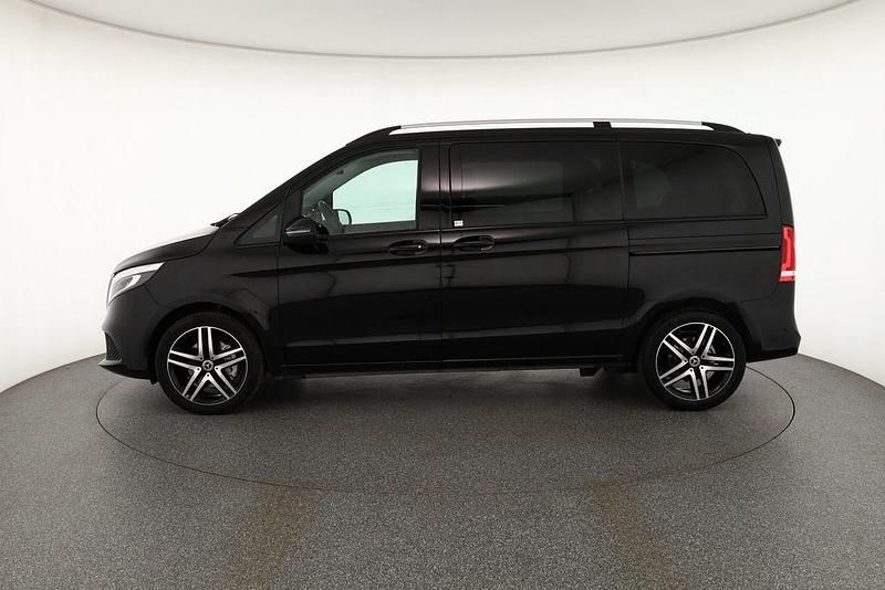 Gebraucht Mercedes V220 Avantgarde 163 PS (119 kW) 2021 Schwarz Van / Kleinbus