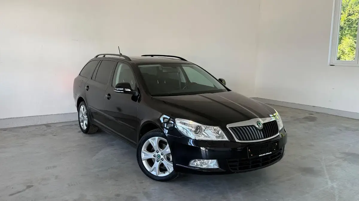Gebraucht Skoda Octavia Elegance 110 PS (80 kW) 2013 Schwarz Kombi