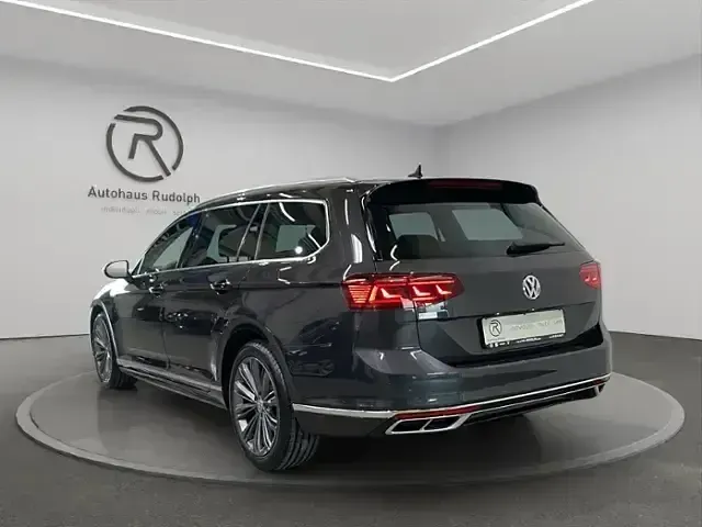 Gebraucht VW Passat Elegance 190 PS (139 kW) 2019 Mangangrau metallic (metallic) Kombi