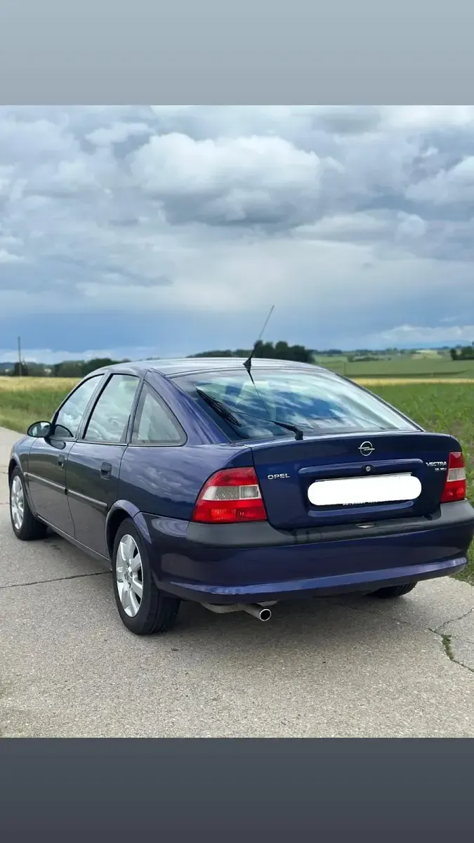 Gebraucht Opel Vectra 101 PS (74 kW) 1997 Blau Limousine