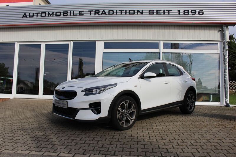 Weiß Gebraucht 2020 Kia XCeed Vision SUV | 20.880 € (Fairer Preis) - Bild 1/4