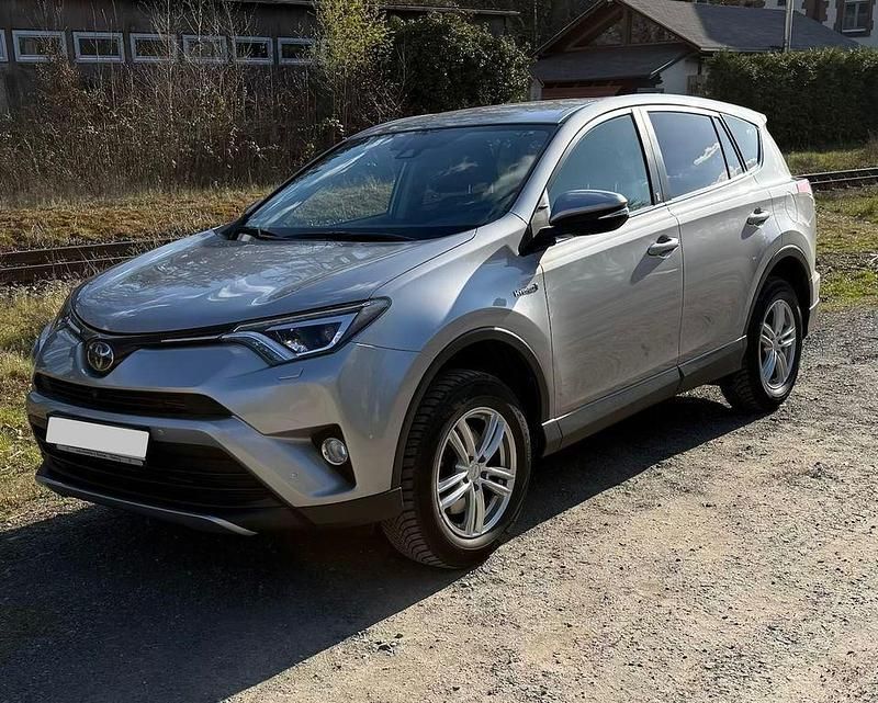 Gebraucht Toyota RAV4 Team 197 PS (144 kW) 2018 Silber SUV