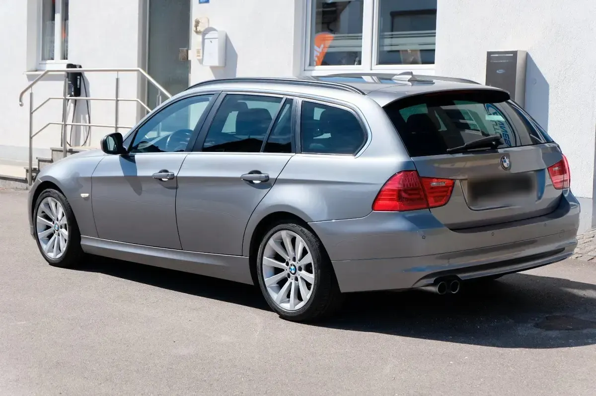 Gebraucht BMW 325 204 PS (150 kW) 2011 Grün Kombi