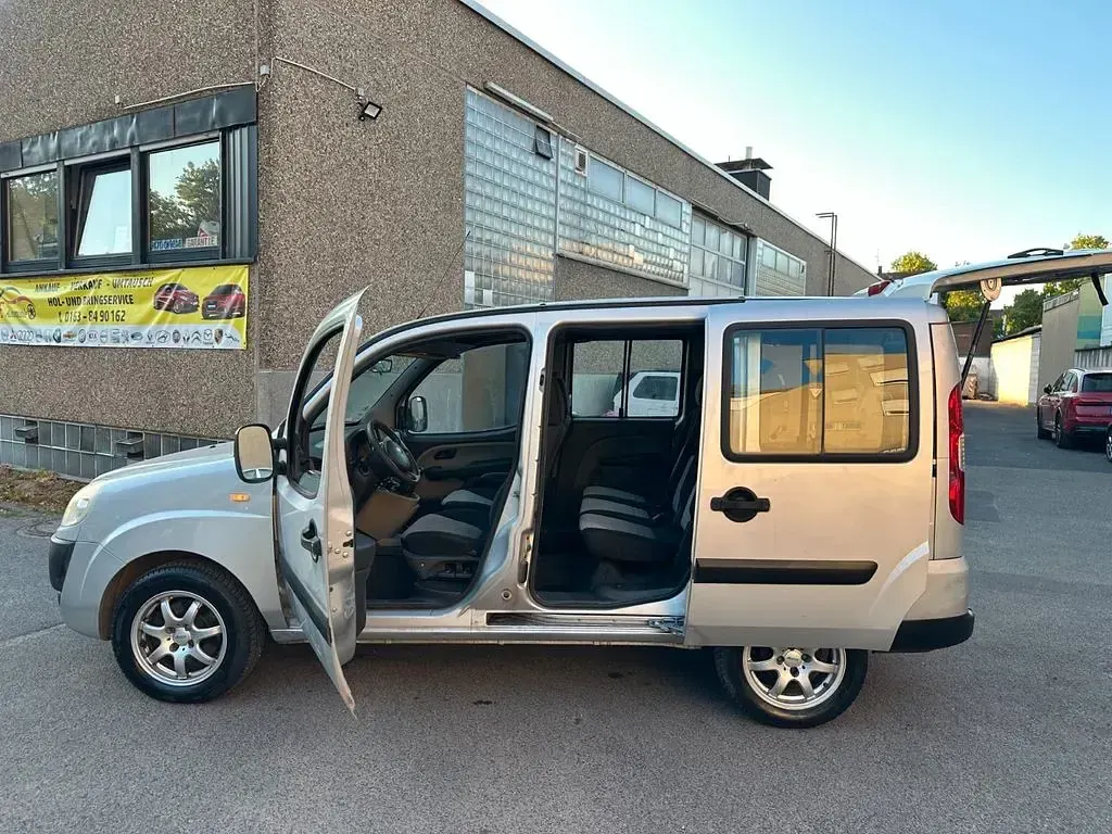 Gebraucht Fiat Doblò 84 PS (61 kW) 2008 Silber Van / Kleinbus