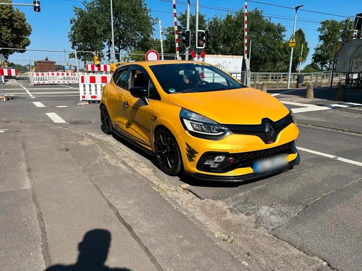 Gebraucht Renault Clio IV Trophy 280 PS (205 kW) 2018 Limousine