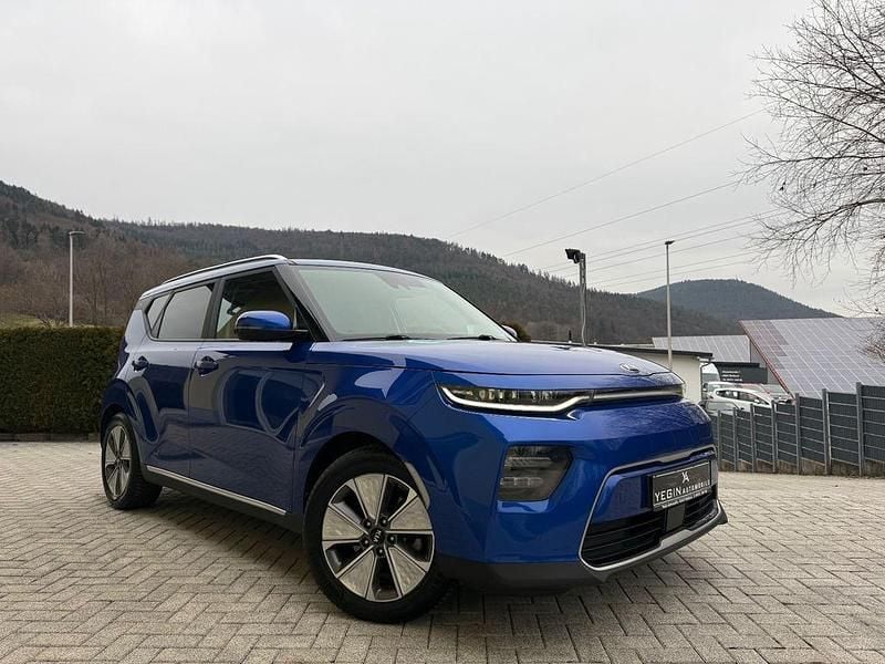 Blau Gebraucht 2021 Kia Soul EV Spirit SUV | 19.990 € (Guter Preis) - Bild 1/4