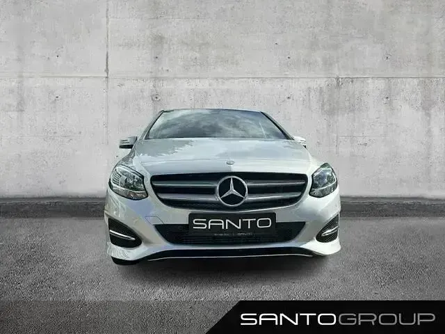 Gebraucht Mercedes B250 Style 211 PS (155 kW) 2015 Silber Kleinwagen
