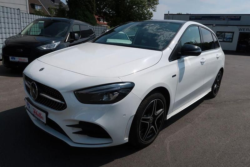 Polarweiss Gebraucht 2021 Mercedes B250e AMG Van / Kleinbus | 21.800 € (Fairer Preis) - Bild 1/4