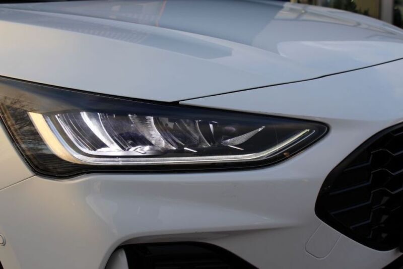 Gebraucht Ford Focus ST-Line 125 PS (91 kW) 2024 Weiß Limousine