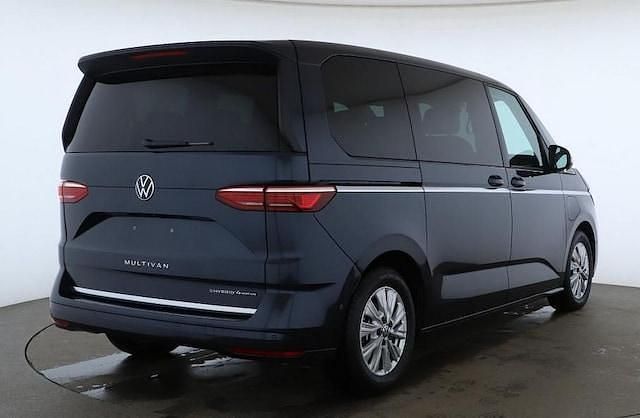 Gebraucht VW T7 Style 245 PS (180 kW) 2025 Starlight blue Van