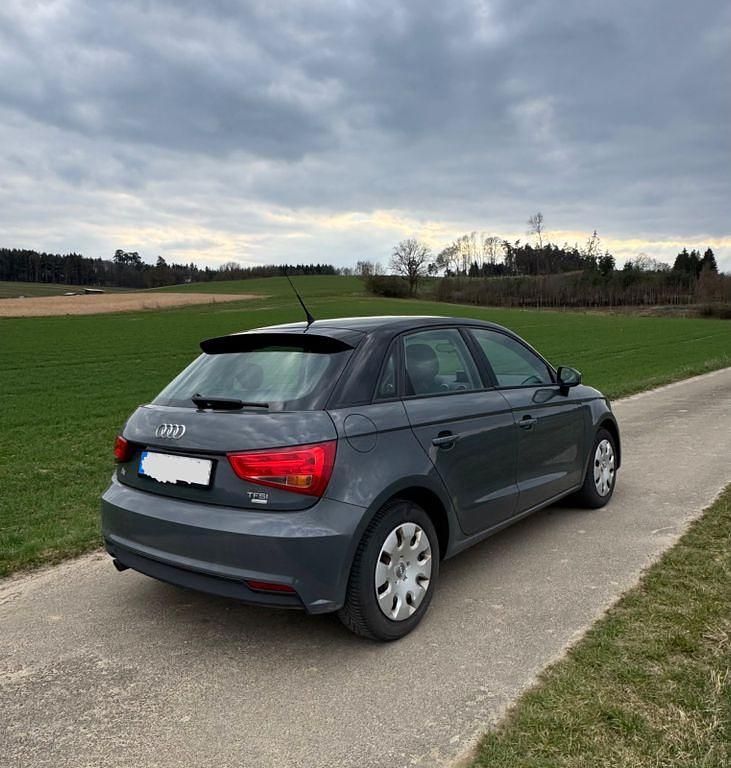 Gebraucht Audi A1 Sportback 95 PS (69 kW) 2016 Grau Kleinwagen