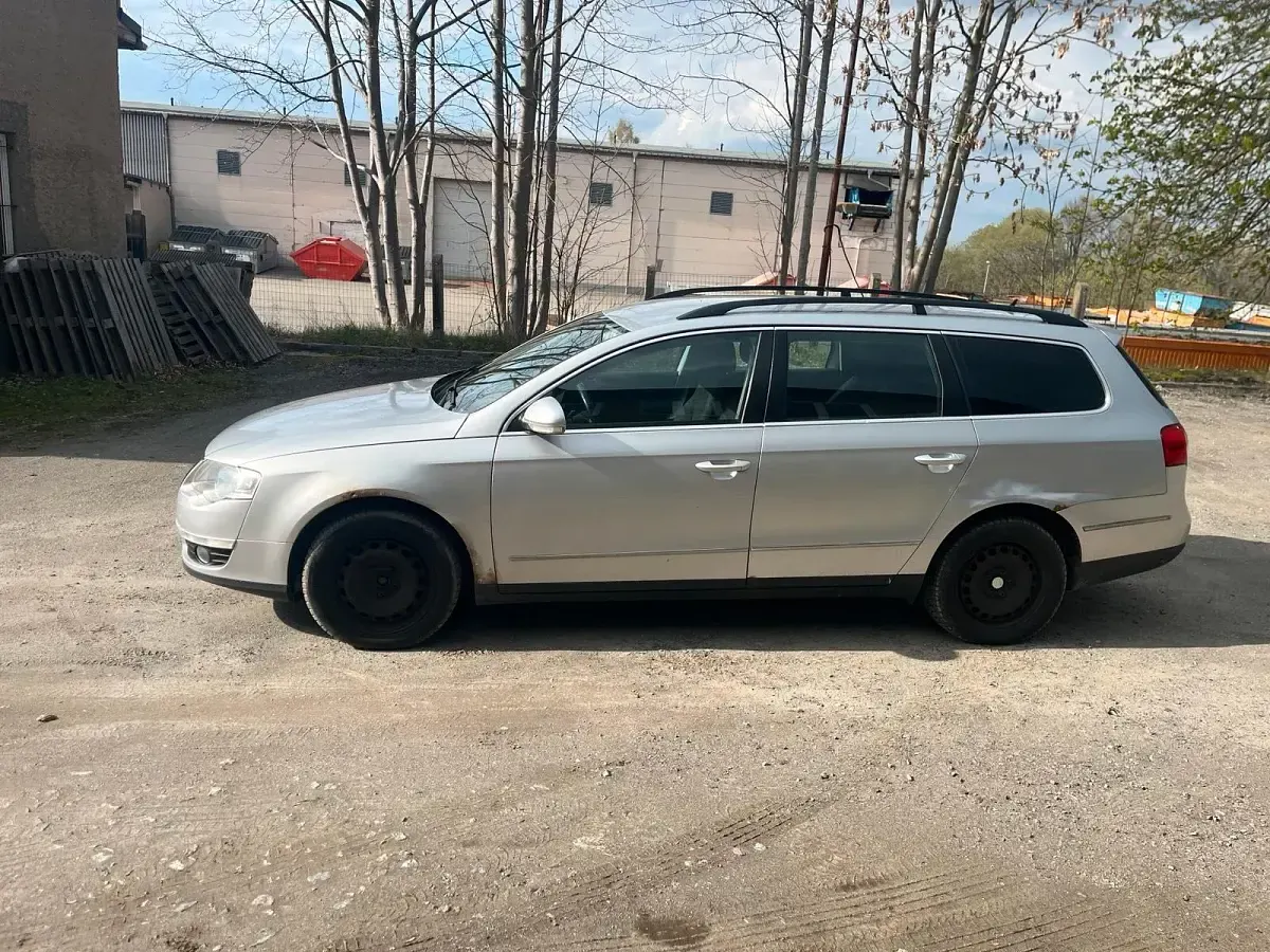 Gebraucht VW Passat 105 PS (77 kW) 2005 Silber Kombi