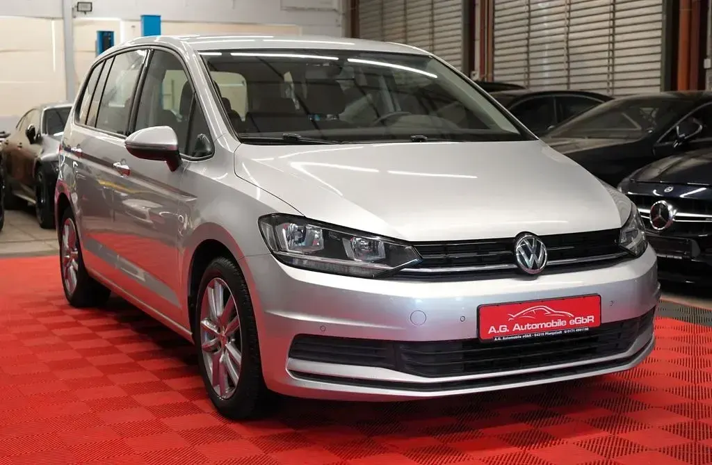 Gebraucht VW Touran 110 PS (80 kW) 2017 Silber Van / Kleinbus