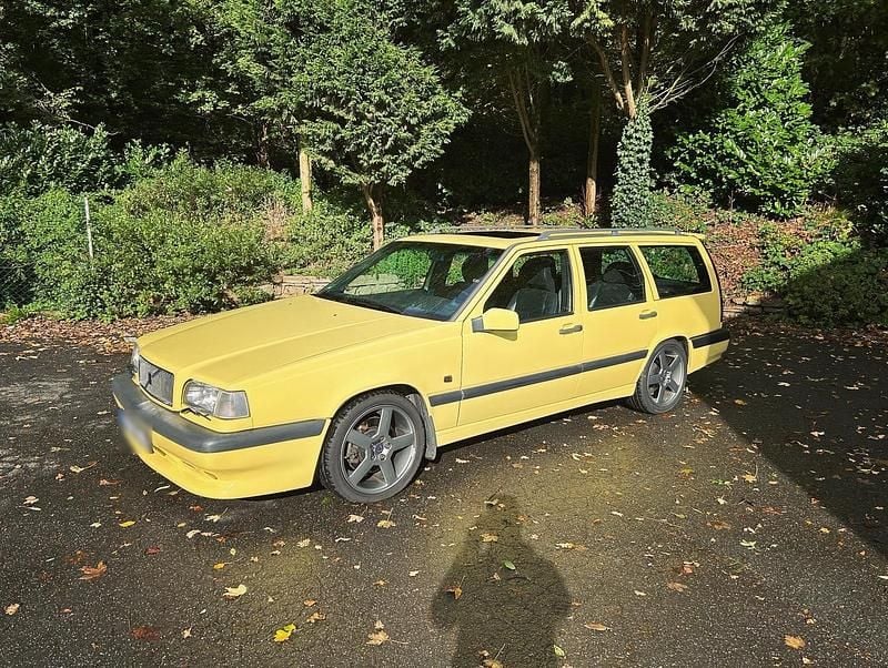 Gebraucht Volvo 850 241 PS (177 kW) 1995 Gelb Kombi