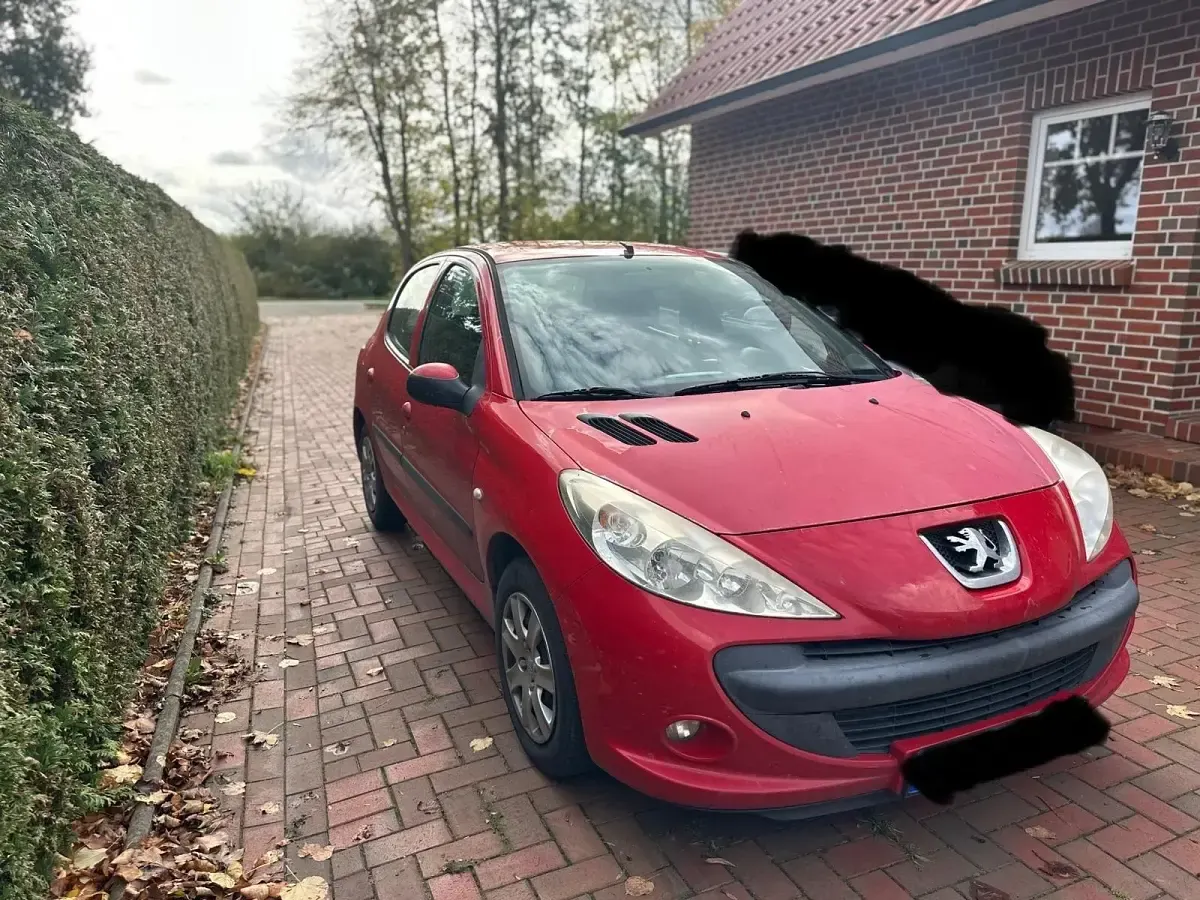 Gebraucht Peugeot 206+ 75 PS (55 kW) 2010 Rot Kleinwagen