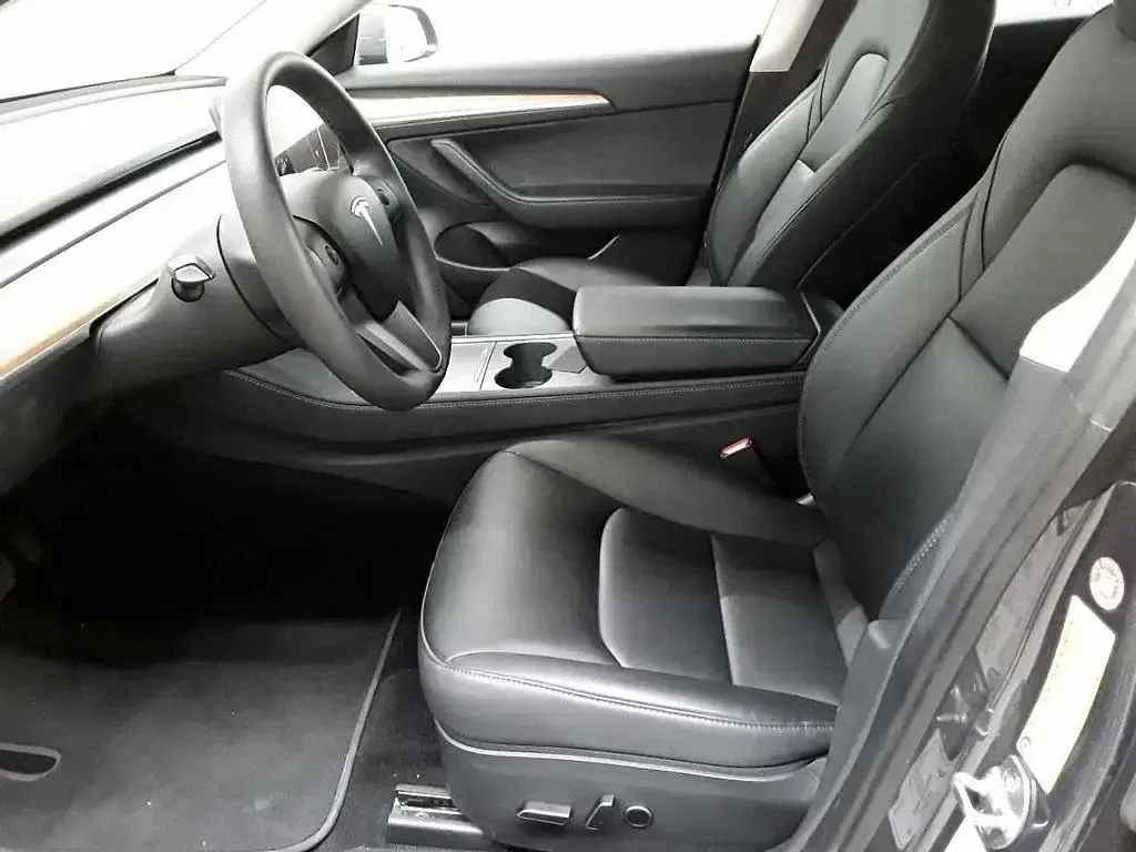 Käytetty Tesla Model 3 366 kW (498 HP) 2022 Harmaa Sedan