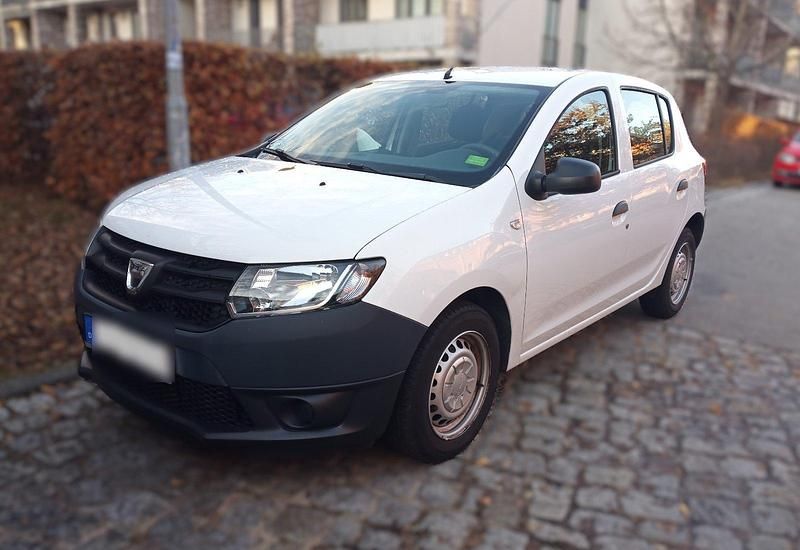Weiß Gebraucht 2016 Dacia Sandero Essentiel Kleinwagen | 5.650 € (Superpreis) - Bild 1/4
