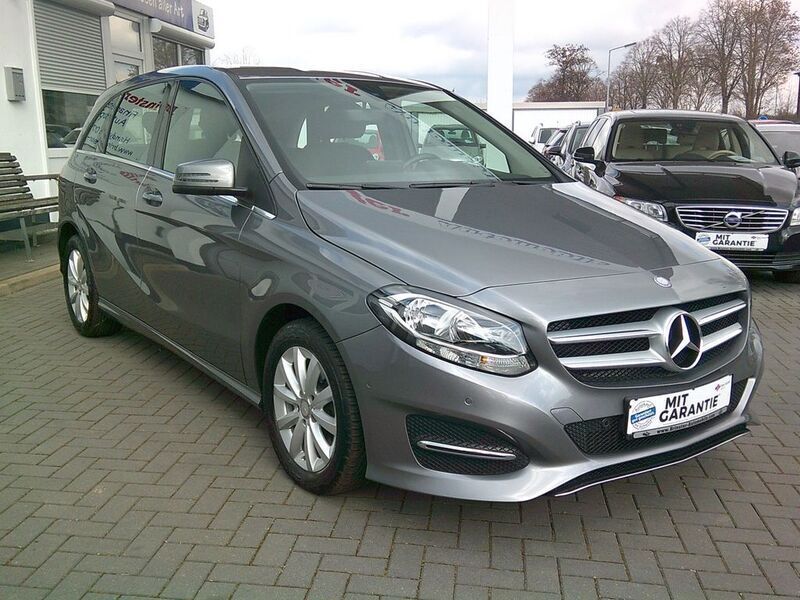 Gebraucht Mercedes B180 122 PS (89 kW) 2015 Grau Van / Kleinbus