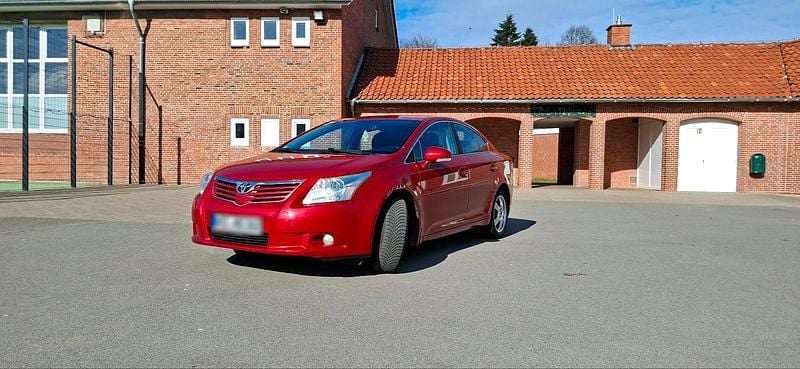 Gebraucht Toyota Avensis 126 PS (92 kW) 2009 Rot Limousine