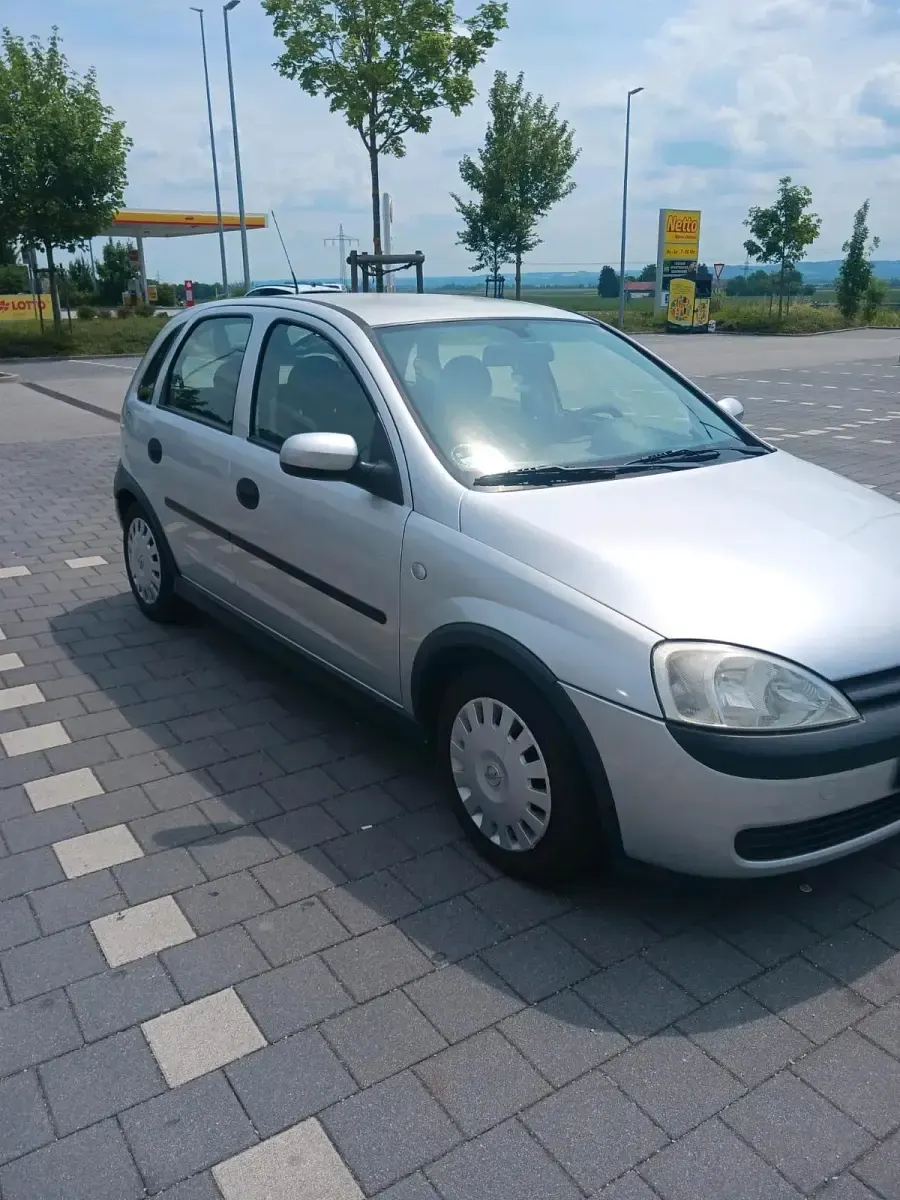 Gebraucht Opel Corsa 75 PS (55 kW) 2001 Silber Kleinwagen