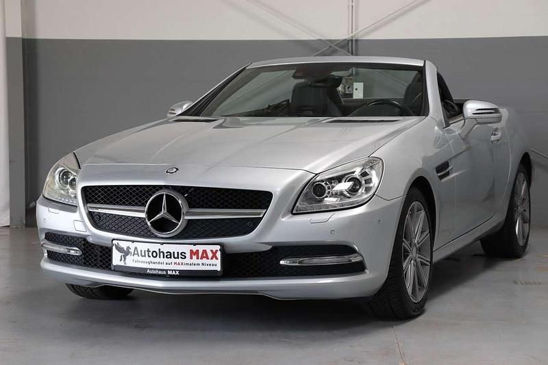 Iridiumsilber Gebraucht 2011 Mercedes SLK250 Cabrio | 19.490 € (Fairer Preis) - Bild 1/4