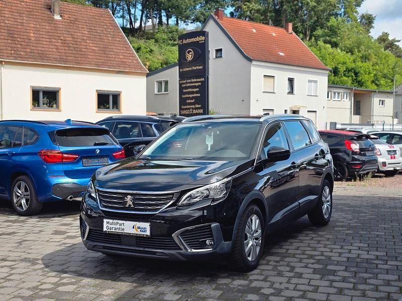 Schwarz Gebraucht 2017 Peugeot 5008 Active Van / Kleinbus | 13.900 € (Fairer Preis) - Bild 1/4