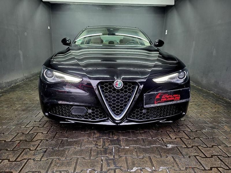 Gebraucht Alfa Romeo Giulia Super 200 PS (147 kW) 2017 Schwarz Limousine