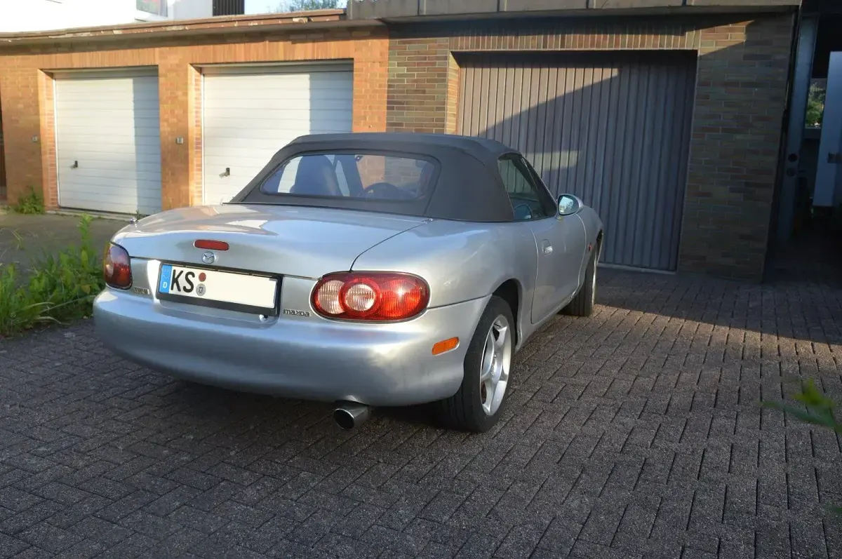 Gebraucht Mazda MX5 110 PS (80 kW) 2002 Silber Cabrio