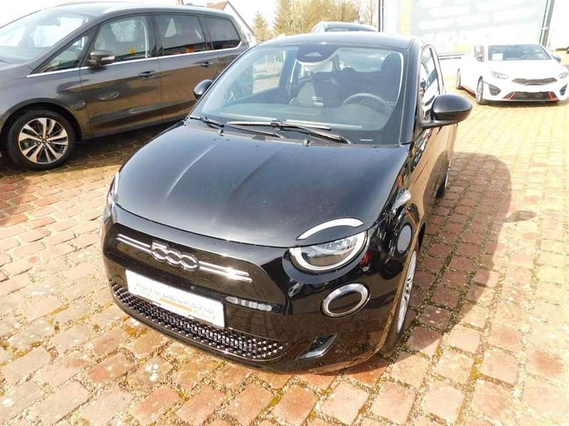 Schwarz Gebraucht 2022 Fiat 500e Action Kleinwagen | 14.950 € (Fairer Preis) - Bild 1/4