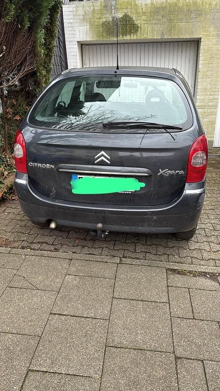 Schwarz Gebraucht 2006 Citroën Xsara Picasso Van / Kleinbus | 800 € - Bild 1/4
