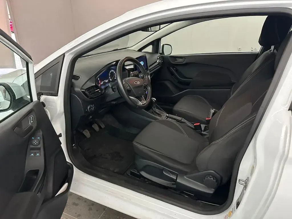 Gebraucht Ford Fiesta Cool & Connect 75 PS (55 kW) 2022 Weiß Kleinwagen
