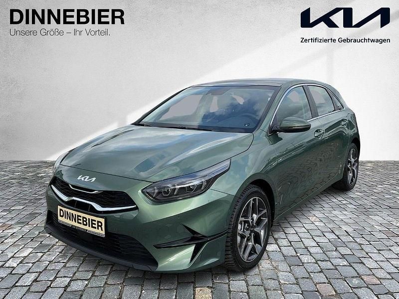 Gebraucht Kia Ceed Spirit 160 PS (117 kW) 2023 Experience green met Kleinwagen