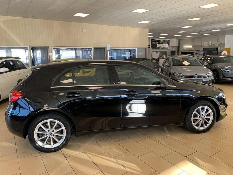 Gebraucht Mercedes A250 160 PS (117 kW) 2021 Schwarz Limousine