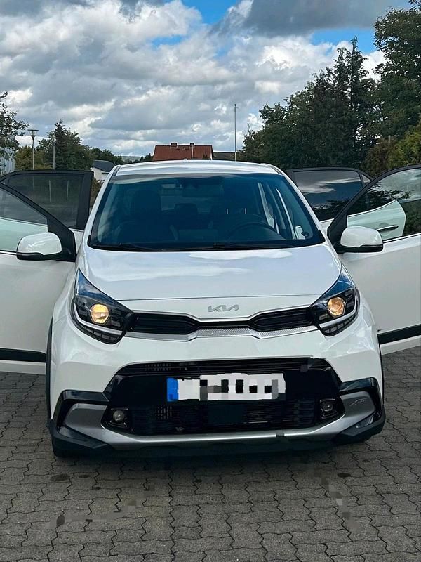 Weiß Gebraucht 2023 Kia Picanto X-Line Kleinwagen | 14.999 € (Fairer Preis) - Bild 1/4