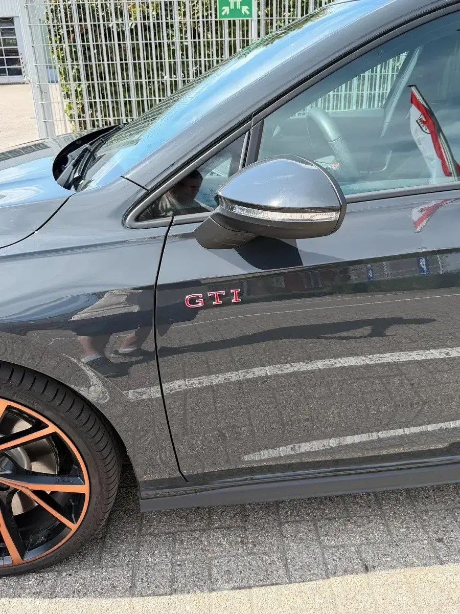 Gebraucht VW Golf VIII GTI 265 PS (194 kW) 2025 Grau Limousine