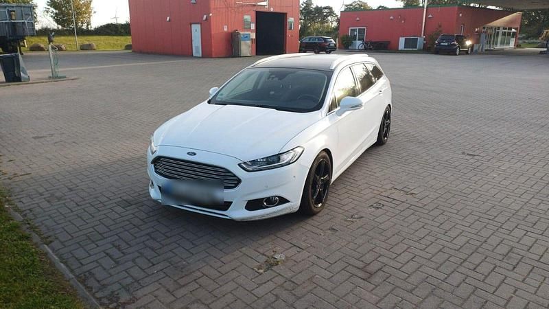 Weiß Gebraucht 2016 Ford Mondeo Titanium Kombi | 6.500 € (Superpreis) - Bild 1/4