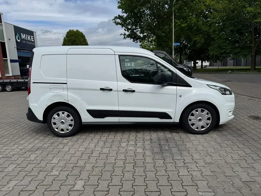 Gebraucht Ford Transit Trend 101 PS (74 kW) 2019 Weiß Van / Kleinbus