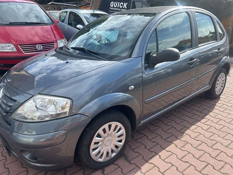 Grau Gebraucht 2009 Citroën C3 Kleinwagen | 1.850 € (Fairer Preis) - Bild 1/4