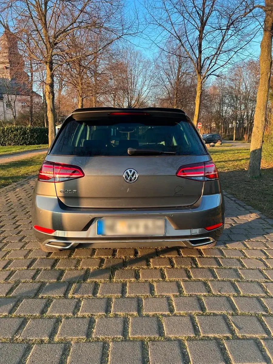 Gebraucht VW Golf VII 150 PS (110 kW) 2020 Grau Limousine