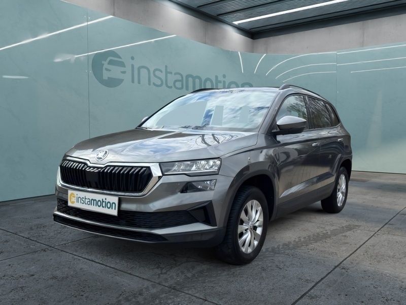 Grau Gebraucht 2023 Skoda Karoq Ambition SUV | 23.699 € (Fairer Preis) - Bild 1/4