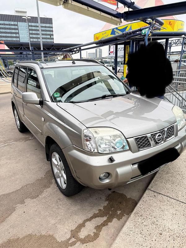 Grau Gebraucht 2007 Nissan X-Trail SUV | 3.700 € - Bild 1/4