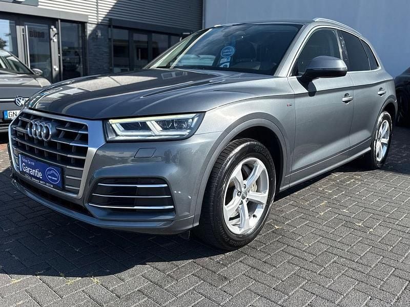 Grau Gebraucht 2020 Audi Q5 S-Line SUV | 28.900 € (Superpreis) - Bild 1/4