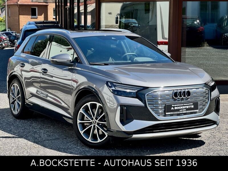Grau Gebraucht 2022 Audi Q4 e-tron S-Line SUV | 41.500 € (Fairer Preis) - Bild 1/4
