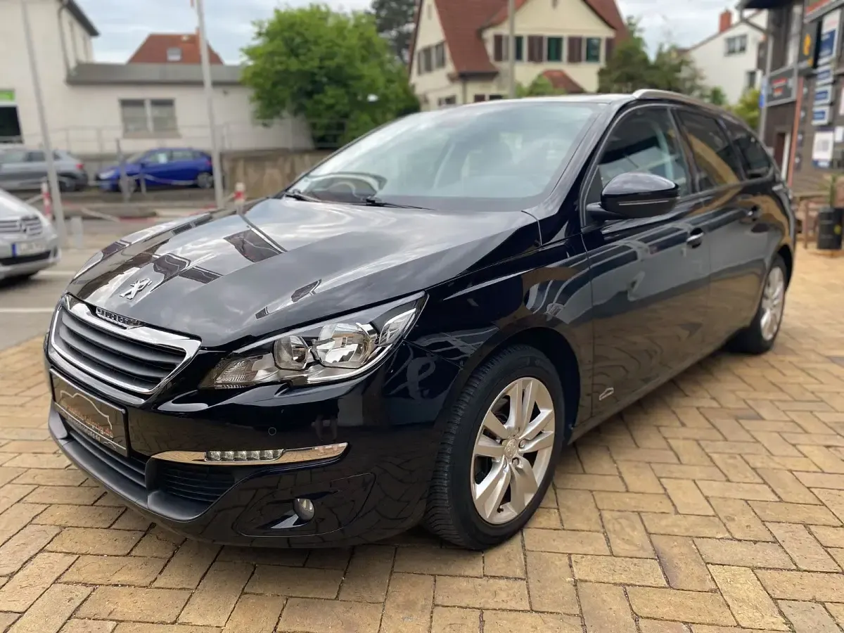 Gebraucht Peugeot 308 SW Active 120 PS (88 kW) 2016 Schwarz Kombi