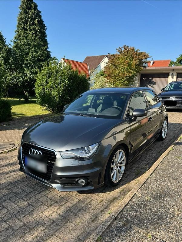 Grau Gebraucht 2012 Audi A1 S-Line Kleinwagen | 11.500 € (Etwas zu teuer) - Bild 1/4
