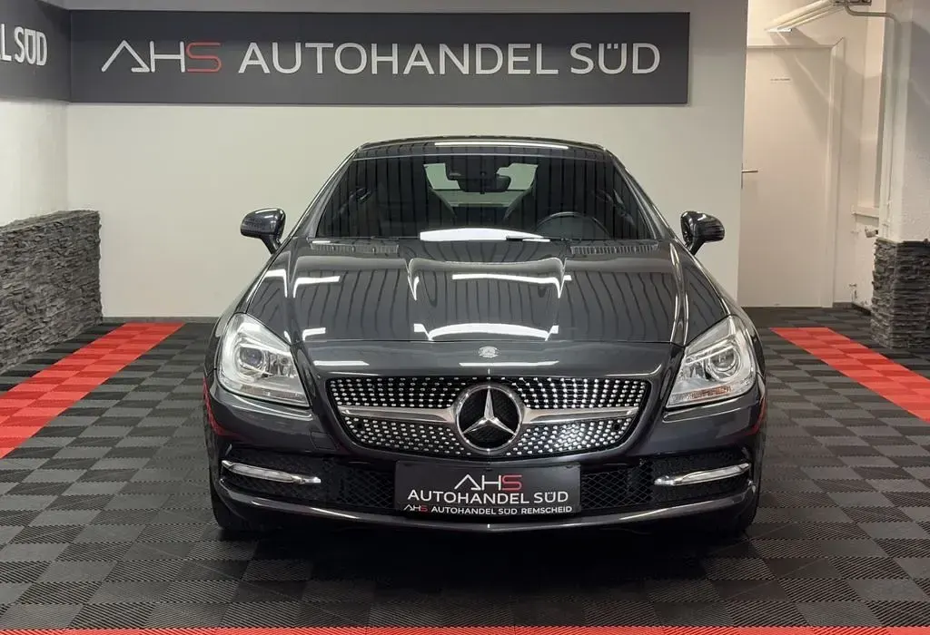 Gebraucht Mercedes SLK250 204 PS (150 kW) 2011 Grau Cabrio