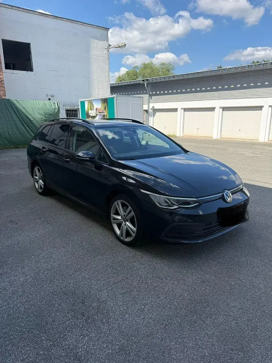 Gebraucht VW Golf VII Life 150 PS (110 kW) 2021 Schwarz Kleinwagen