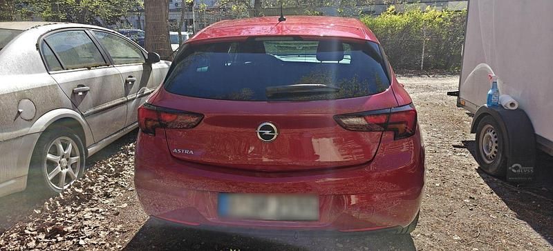 Second-hand Opel Astra 131 CP (96 kW) 2019 Roșu Berlinǎ
