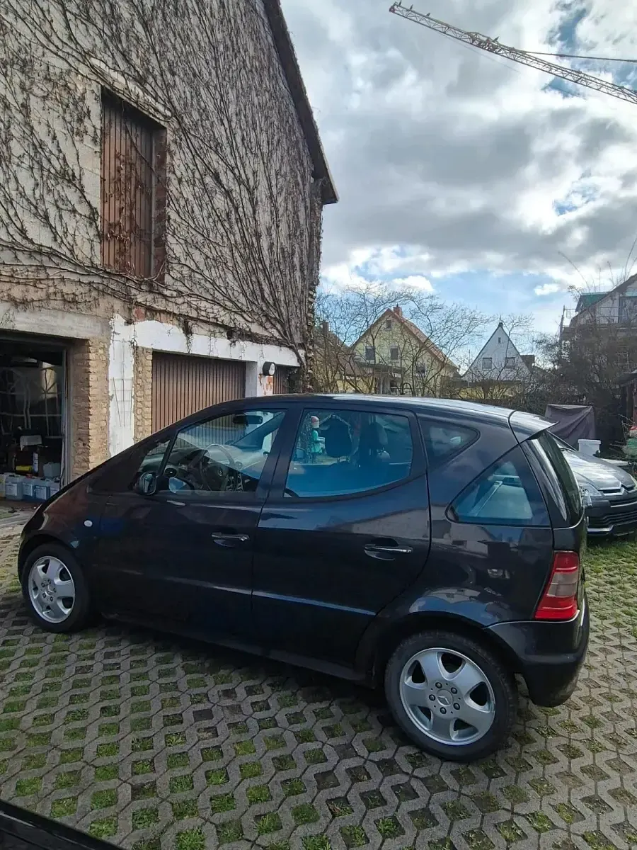 Brugt Mercedes A170 90 HK (66 kW) 1998 Sort Sedan
