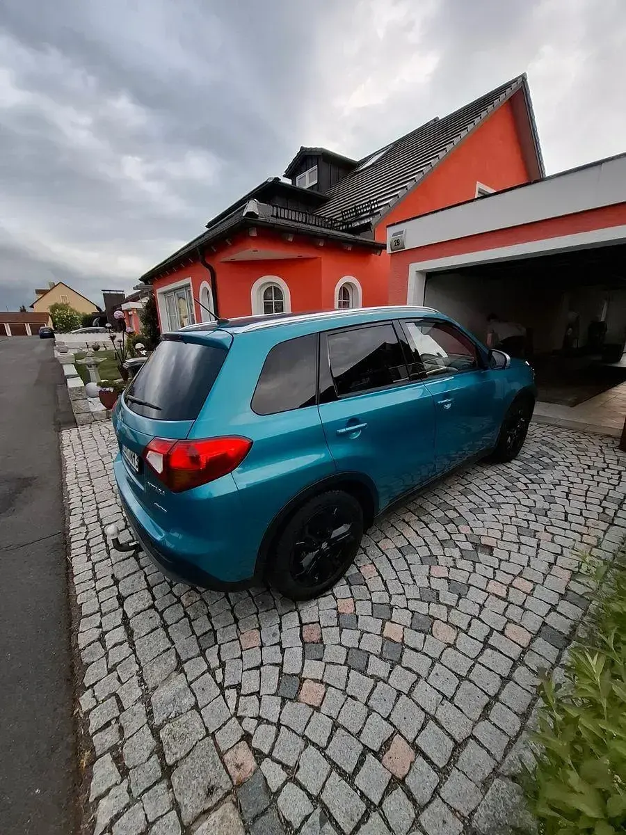 Second-hand Suzuki Vitara 140 CP (102 kW) 2017 Albastru SUV